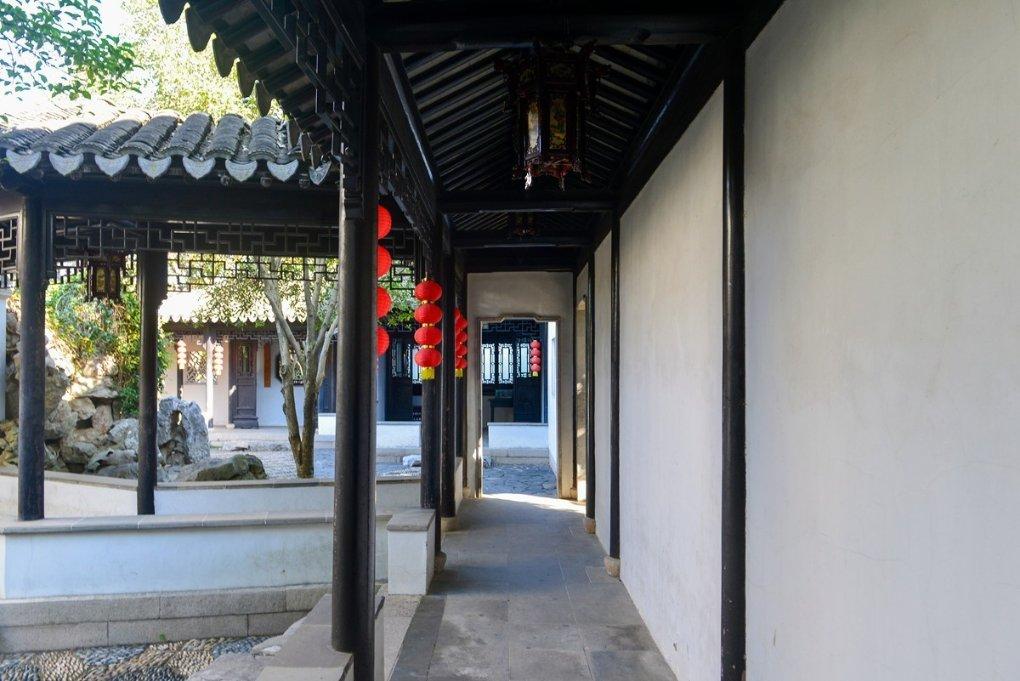 逃出上锁的现代房间8
